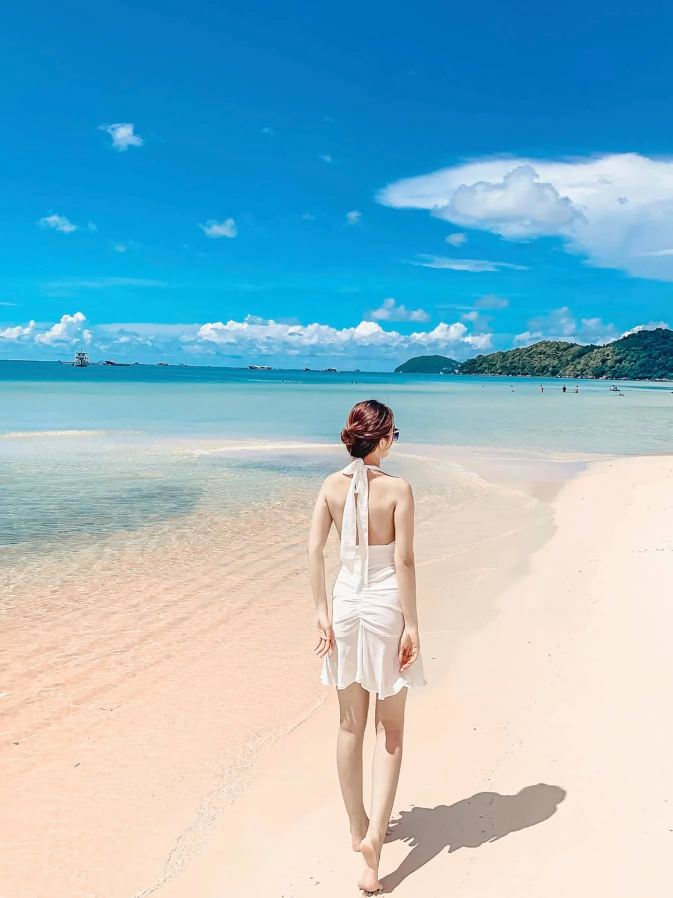 Dạo bước trên bờ cát Bãi Sao